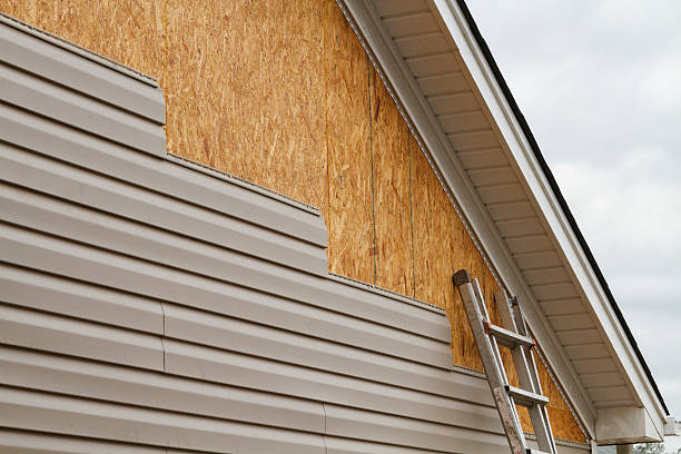 Professional Fiber Cement Siding technician working in Cape Coral, FL